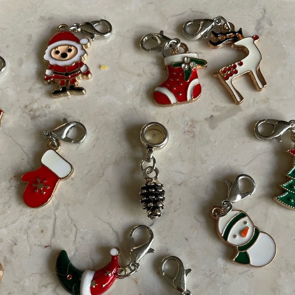 Christmas holiday charms with clips set of 11
Jewelry making - Picture 3 of 6